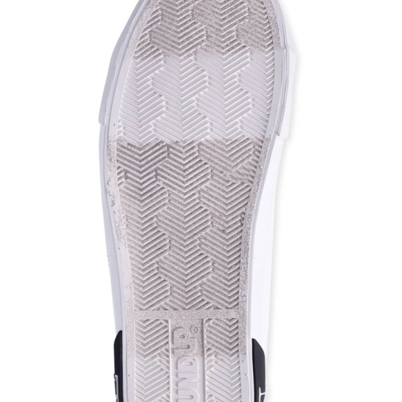 Disney Minnie Mouse Women's Low-top Court Sneakers. NWT - Picture 5 of 7